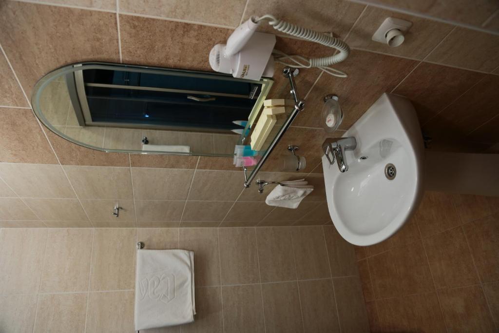 Salem On Tulebaeva Street Hotel Almaty Bilik gambar